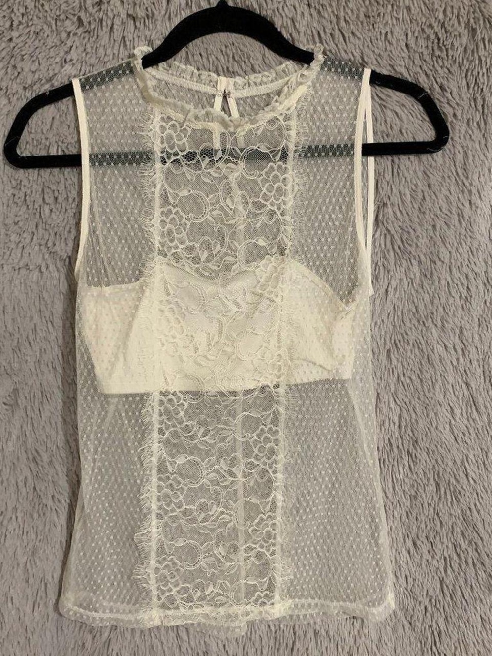Express sheer tank - Picture 2 of 6